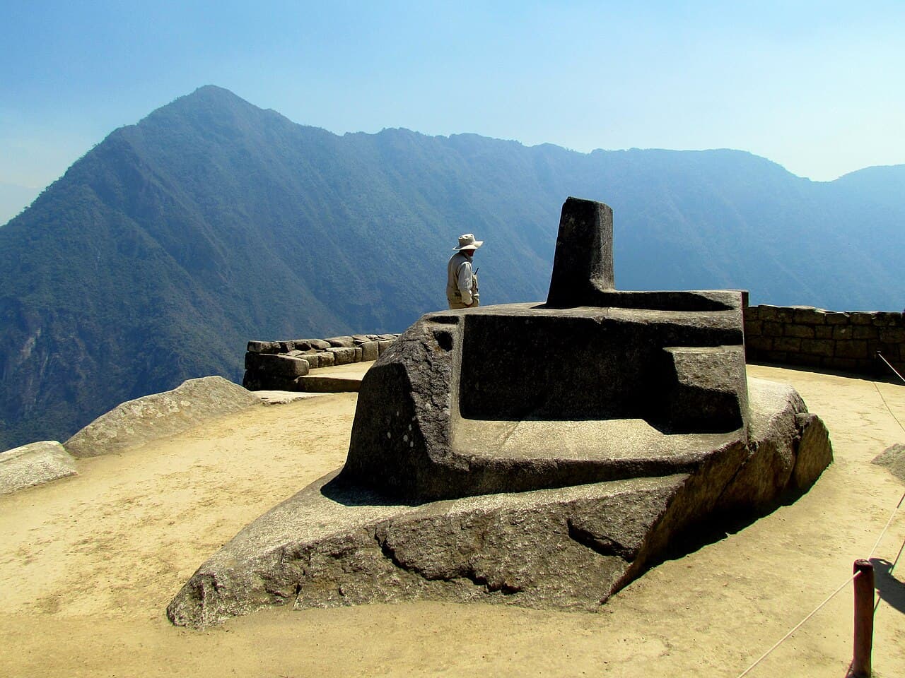 Machu Picchu: The Complete Guide to the Inca's Lost City in the Clouds